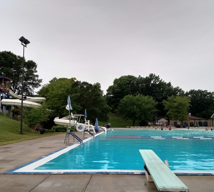 kaukauna-municipal-pool-photo